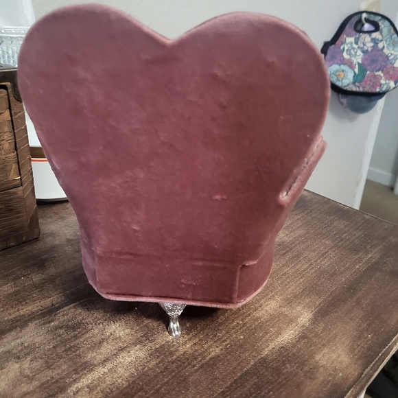 Miniature heart shaped sofa chair - Picture 3 of 4